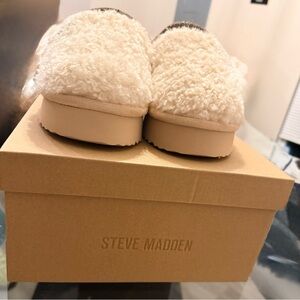 Steve Madden Cream Plush Slippers